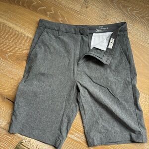 Boys Vineyard Vines performance shorts- never worn